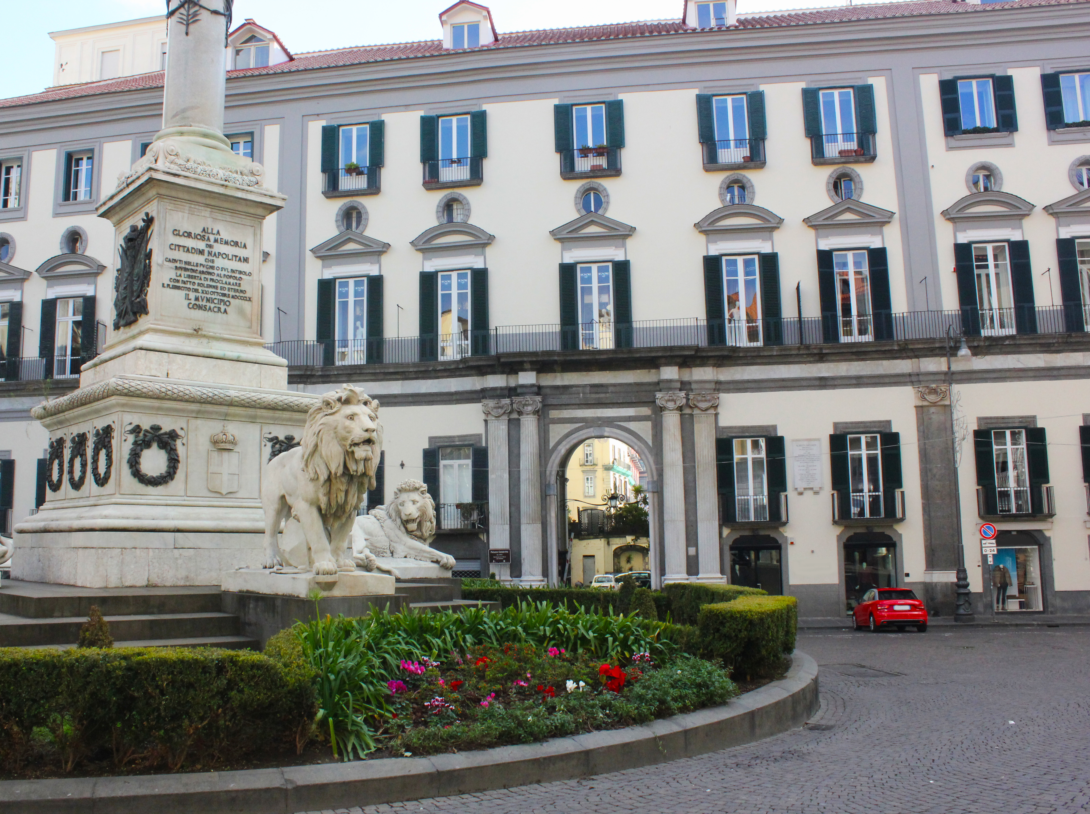 Piaazza dei Martiri-Quartiere Chiaia